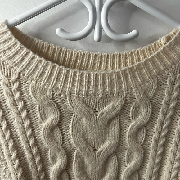 Brand new H&M sweater dress in off-white cream colour - Picture 2 of 4
